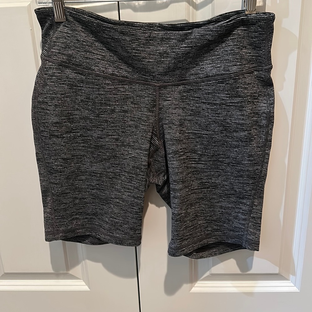OLD NAVY BIKER SHORTS - Maternity